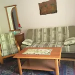 Muskatli Apartmanhaz ヘーヴィーズ